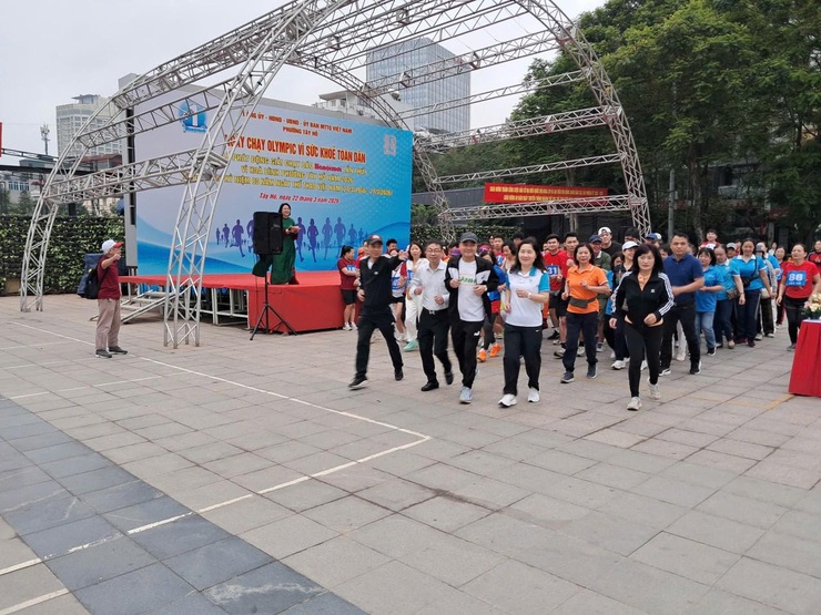 Phường Tây Hồ: Sôi nổi Ngày chạy Olympic và Giải chạy Báo Hànộimới lần thứ I năm 2026- Ảnh 5.