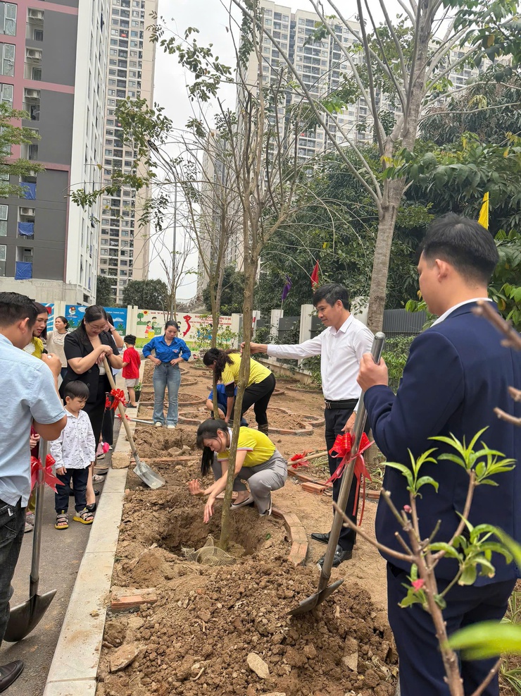 Trường Mầm non Tây Mỗ 3 rộn ràng hưởng ứng "Tết trồng cây – Đời đời nhớ ơn Bác Hồ"

- Ảnh 6.