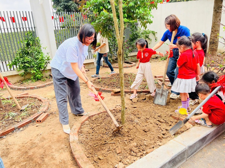 Trường Mầm non Tây Mỗ 3 rộn ràng hưởng ứng "Tết trồng cây – Đời đời nhớ ơn Bác Hồ"

- Ảnh 4.