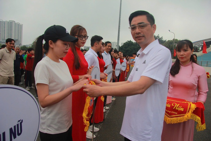 Sôi nổi Ngày chạy Olympic vì sức khỏe toàn dân năm 2026 tại xã Thanh Trì- Ảnh 13.