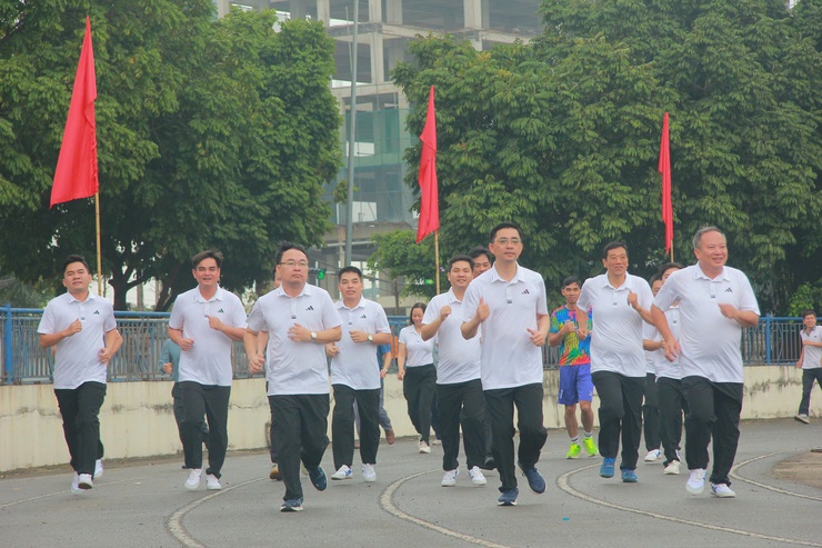 Sôi nổi Ngày chạy Olympic vì sức khỏe toàn dân năm 2026 tại xã Thanh Trì- Ảnh 16.