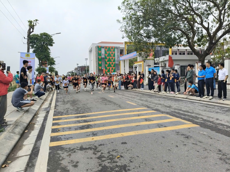 UBND XÃ THƯ LÂM TỔ CHỨC NGÀY CHẠY OLYMPIC VÌ SỨC KHỎE TOÀN DÂN, VÌ AN NINH TỔ QUỐC VÀ GIẢI CHẠY BÁO HÀ NỘI MỚI LẦN THỨ I – VÌ HÒA BÌNH NĂM 2026- Ảnh 10.