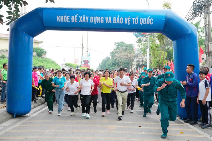 Phường Lĩnh Nam khai mạc Ngày chạy Olympic vì sức khỏe toàn dân, Chào mừng 80 năm ngày truyền thống ngành thể dục thể thao Việt Nam 27/3/1946 - 27/3/2026- Ảnh 11.