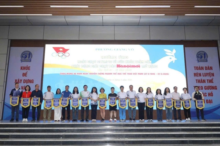 Phường Giảng Võ tổ chức "Ngày chạy Olympic vì sức khỏe toàn dân và Chung kết Giải chạy Báo Hà nội mới - Vì hoà bình năm 2026- Ảnh 6.