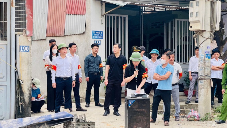 Phúc Thọ thực hiện cưỡng chế kiểm đếm bắt buộc đối với 02 hộ gia đình phục vụ Dự án cải tạo, nâng cấp đường Tỉnh lộ 418 (đoạn Km 3+00 ÷ Km 4+500)- Ảnh 1.