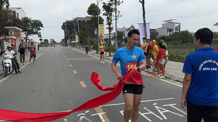 UBND XÃ THƯ LÂM TỔ CHỨC NGÀY CHẠY OLYMPIC VÌ SỨC KHỎE TOÀN DÂN, VÌ AN NINH TỔ QUỐC VÀ GIẢI CHẠY BÁO HÀ NỘI MỚI LẦN THỨ I – VÌ HÒA BÌNH NĂM 2026- Ảnh 12.