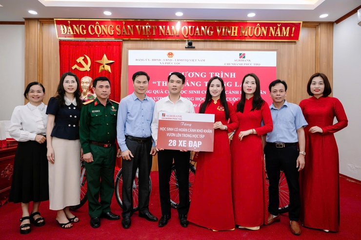 Phúc Lộc: Lan tỏa yêu thương qua chương trình "Thắp sáng tương lai"- Ảnh 3.