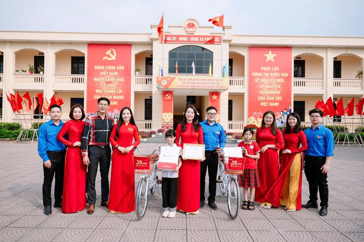 Phúc Lộc: Lan tỏa yêu thương qua chương trình "Thắp sáng tương lai"- Ảnh 11.