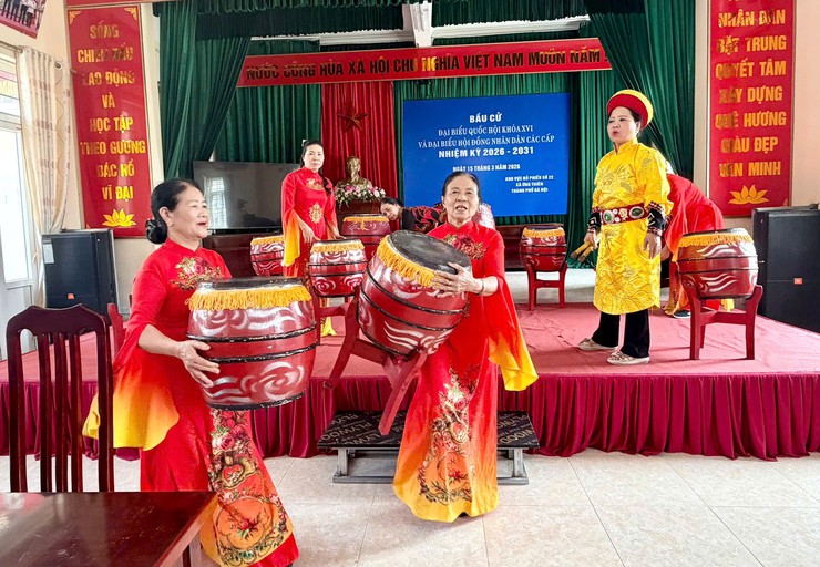 Hội trống Ứng Thiên: Điểm hẹn hấp dẫn chào mừng thành công bầu cử- Ảnh 4.
