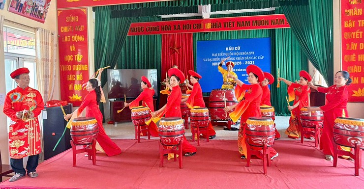 Hội trống Ứng Thiên: Điểm hẹn hấp dẫn chào mừng thành công bầu cử- Ảnh 11.