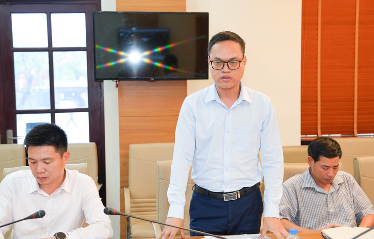 UBND xã Quốc Oai họp giải quyết các nội dung thuộc thẩm quyền, đẩy nhanh tiến độ dự án hạ tầng- Ảnh 2.