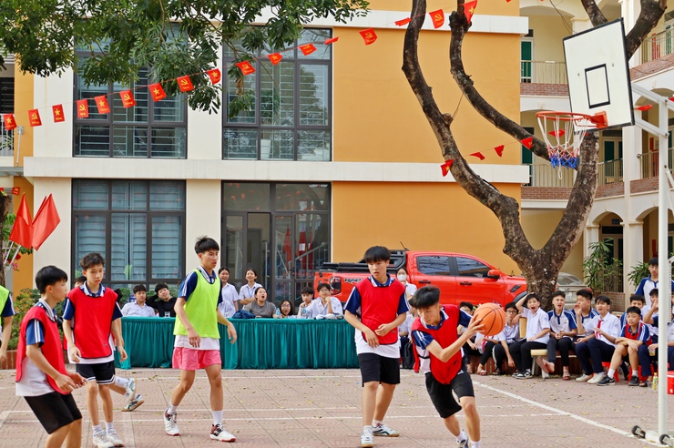 
Sôi nổi Giải bóng rổ lần thứ nhất năm 2026 Trường THCS Xuân Khanh - Lan tỏa tinh thần thể thao học đường 

- Ảnh 4.