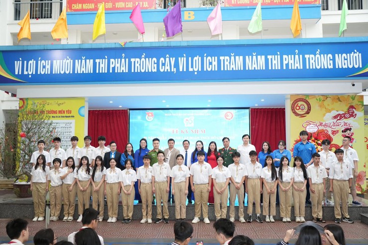 ĐOÀN PHƯỜNG LÁNG TỔ CHỨC LỄ KỶ NIỆM 95 NĂM NGÀY THÀNH LẬP ĐOÀN TNCS HỒ CHÍ MINH VÀ KẾT NẠP ĐOÀN VIÊN MỚI NĂM 2026- Ảnh 9.