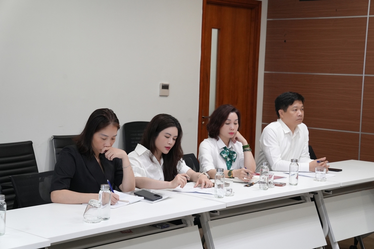 Trung tâm Phục vụ hành chính công Hà Nội làm việc với Agribank về triển khai hợp tác dịch vụ công số- Ảnh 2.