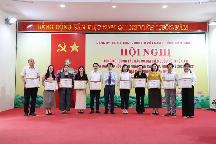 Kiến Hưng tổng kết công tác bầu cử, tỷ lệ cử tri đi bầu đạt 99,67%- Ảnh 3.