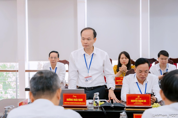 Đoàn kiểm tra số 11 Ban Thường vụ Thành ủy làm việc tại Việt Hưng và Long Biên về triển khai nghị quyết của Đảng- Ảnh 4.