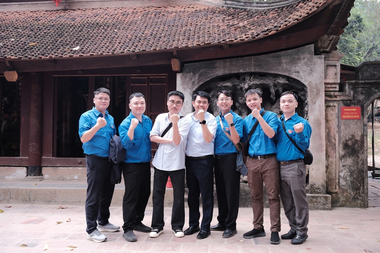 Trung tâm Phục vụ hành chính công Hà Nội 
tổ chức Chương trình “Về nguồn - Dâng hương Đền Sóc”- Ảnh 6.