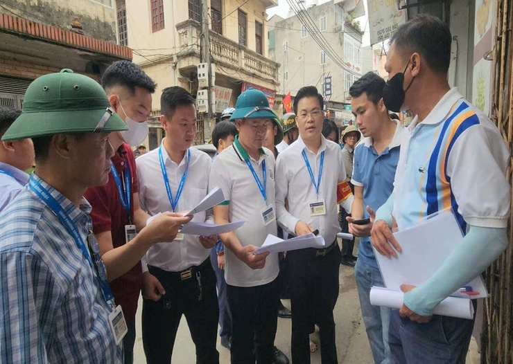 UBND phường Đông Ngạc tổ chức cưỡng chế kiểm đếm bắt buộc thực hiện dự án xây dựng đường Tây Thăng Long- Ảnh 2.