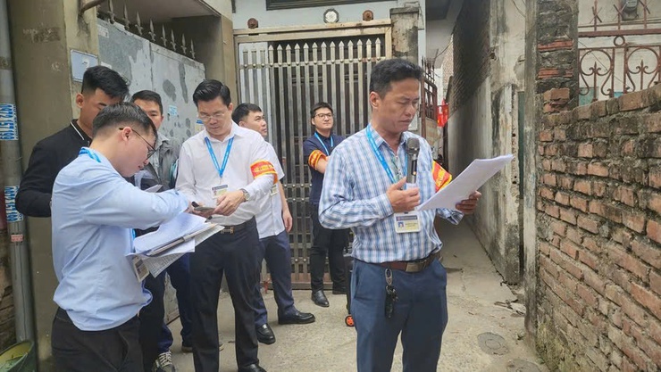 UBND phường Đông Ngạc tổ chức cưỡng chế kiểm đếm bắt buộc thực hiện dự án xây dựng đường Tây Thăng Long- Ảnh 3.