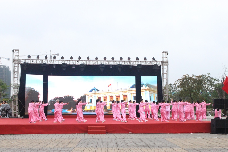 Kỷ niệm 80 năm Ngày truyền thống ngành Thể dục thể thao Việt Nam (27/3/1946-27/3/2026) “Đẩy mạnh phong trào luyện tập Thể dục, thể thao trên địa bàn phường Long Biên”- Ảnh 3.