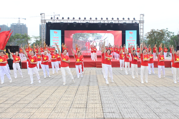 Kỷ niệm 80 năm Ngày truyền thống ngành Thể dục thể thao Việt Nam (27/3/1946-27/3/2026) “Đẩy mạnh phong trào luyện tập Thể dục, thể thao trên địa bàn phường Long Biên”- Ảnh 9.