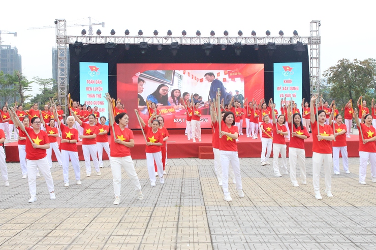 Kỷ niệm 80 năm Ngày truyền thống ngành Thể dục thể thao Việt Nam (27/3/1946-27/3/2026) “Đẩy mạnh phong trào luyện tập Thể dục, thể thao trên địa bàn phường Long Biên”- Ảnh 13.