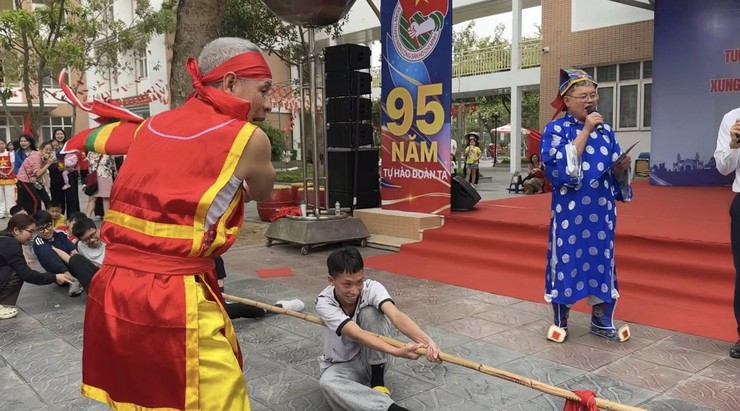 Ngày hội "Thiếu nhi tiến bước lên Đoàn" năm 2026 sôi nổi, sáng tạo, đậm đà bản sắc- Ảnh 4.