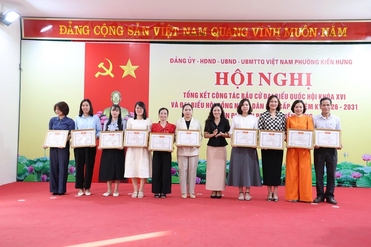 Kiến Hưng tổng kết công tác bầu cử, tỷ lệ cử tri đi bầu đạt 99,67%- Ảnh 8.