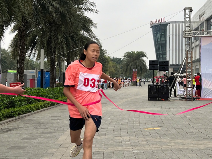 Phường Tây Mỗ: Trên 500 người tham gia Ngày chạy Olympic vì sức khỏe toàn dân

- Ảnh 6.