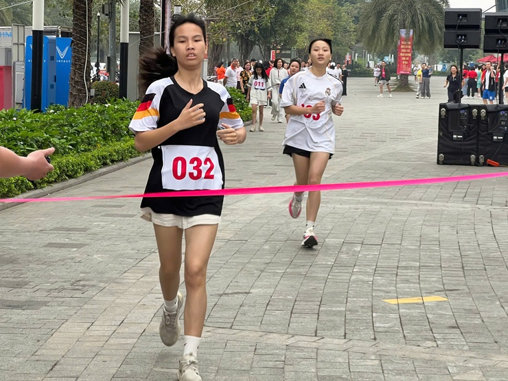 Phường Tây Mỗ: Trên 500 người tham gia Ngày chạy Olympic vì sức khỏe toàn dân

- Ảnh 5.
