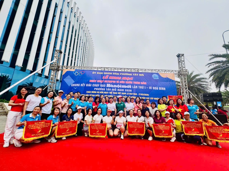 Phường Tây Mỗ: Trên 500 người tham gia Ngày chạy Olympic vì sức khỏe toàn dân

- Ảnh 10.