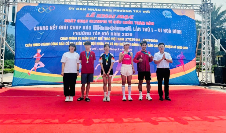 Phường Tây Mỗ: Trên 500 người tham gia Ngày chạy Olympic vì sức khỏe toàn dân

- Ảnh 11.