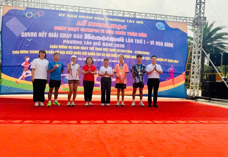 Phường Tây Mỗ: Trên 500 người tham gia Ngày chạy Olympic vì sức khỏe toàn dân

- Ảnh 12.