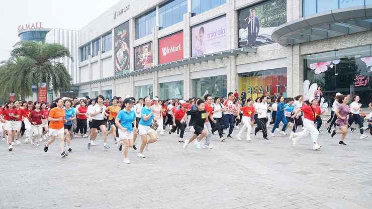 Phường Tây Mỗ: Trên 500 người tham gia Ngày chạy Olympic vì sức khỏe toàn dân

- Ảnh 4.