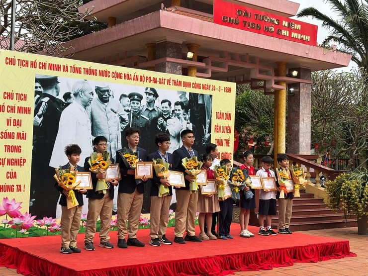 Định Công: Lễ kỷ niệm 67 năm ngày Bác Hồ về thăm Định Công và 80 năm ngày truyền thống ngành Thể thao Việt Nam- Ảnh 5.