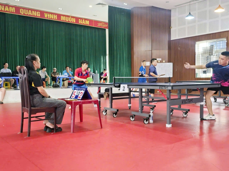 Chung kết Giải Bóng bàn phường Long Biên năm 2026- Ảnh 1.