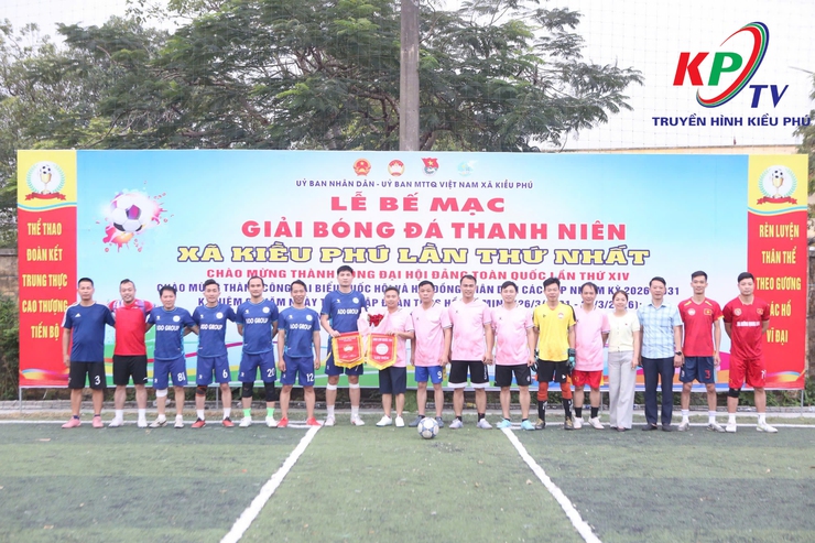 ĐỘI BÓNG CƠ QUAN UBND XÃ KIỀU PHÚ GIAO LƯU BÓNG ĐÁ VỚI ĐỘI BÓNG BÁO CHÍ- Ảnh 1.