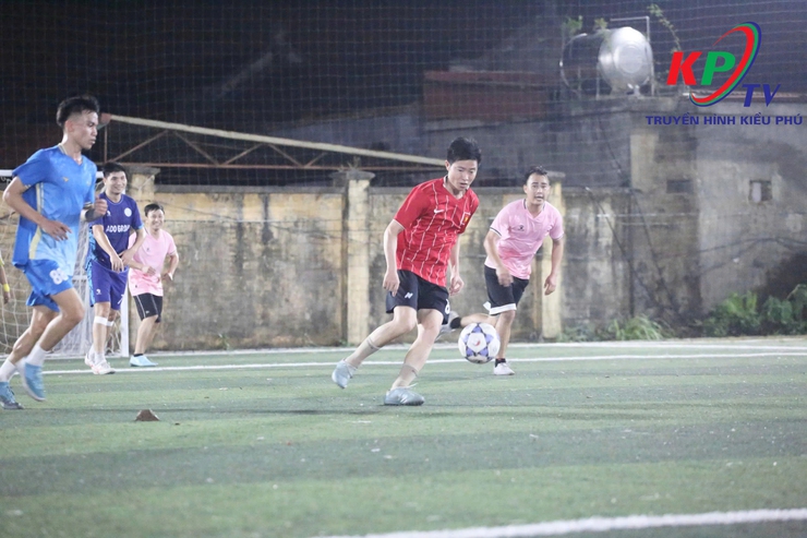 ĐỘI BÓNG CƠ QUAN UBND XÃ KIỀU PHÚ GIAO LƯU BÓNG ĐÁ VỚI ĐỘI BÓNG BÁO CHÍ- Ảnh 5.