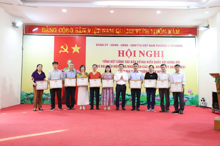 Kiến Hưng tổng kết công tác bầu cử, tỷ lệ cử tri đi bầu đạt 99,67%- Ảnh 5.