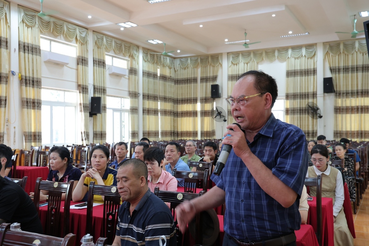 Hội nghị đối thoại giữa Cấp ủy, Chính quyền, Mặt trận tổ quốc xã Phú Nghĩa với các hộ dân thôn Đồi 1 có đất thu hồi thực hiện Dự án cải tạo, nâng cấp Quốc lộ 6 đoạn Ba La – Xuân Mai- Ảnh 8.