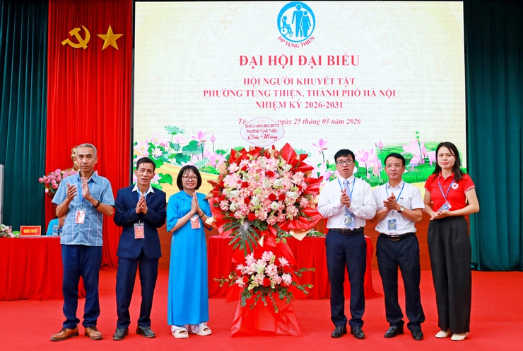 
Đại hội Đại biểu Người khuyết tật phường Tùng Thiện lần thứ I, nhiệm kỳ 2026- 2031 - Lan tỏa thông điệp về bình đẳng, hòa nhập và nghị lực sống- Ảnh 4.