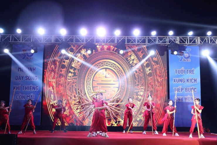 Thắp lửa lý tưởng - Tuổi trẻ Mê Linh tỏa sáng trong đêm nghệ thuật ý nghĩa- Ảnh 7.