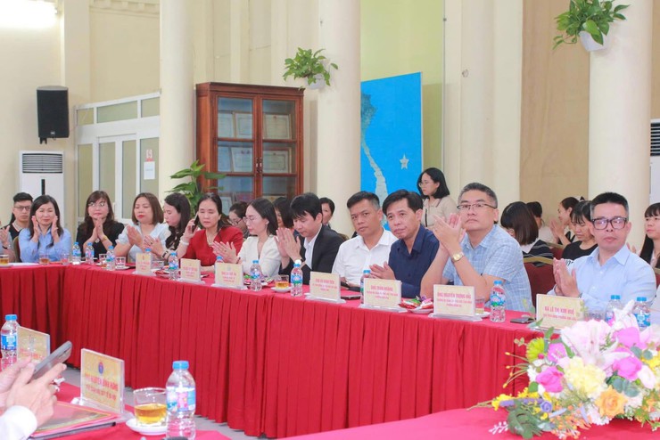 PHƯỜNG KIM LIÊN: CHỦ ĐỘNG NÂNG CAO CHẤT LƯỢNG CHĂM SÓC SỨC KHỎE BAN ĐẦU CHO NGƯỜI DÂN NGAY TẠI CƠ SỞ
- Ảnh 1.