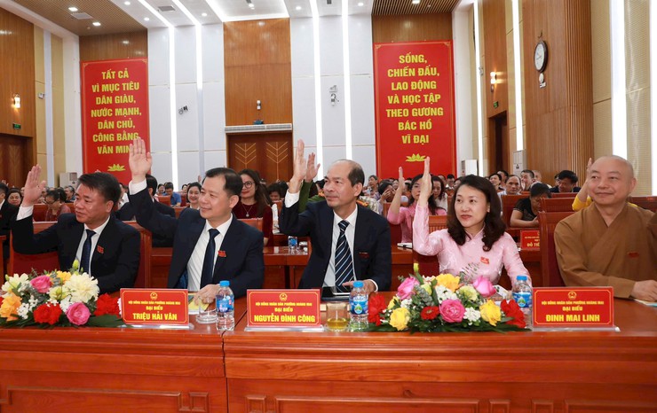 Kỳ họp thứ Nhất HĐND phường Hoàng Mai: Kiện toàn nhân sự chủ chốt- Ảnh 3.