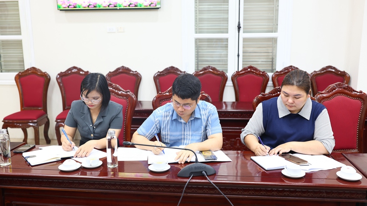 Thạch Thất: Nghe báo cáo công tác tổ chức Hội nghị đại biểu Nhân dân bàn việc xây dựng đời sống văn hóa ở cơ sở năm 2026- Ảnh 2.