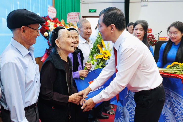 ĐOÀN THANH NIÊN XÃ YÊN LÃNG TỔ CHỨC LỄ KỈ NIỆM 95 NĂM NGÀY THÀNH LẬP ĐOÀN THANH NIÊN CỘNG SẢN HỒ CHÍ MINH (26/3/1931 – 26/3/2026)- Ảnh 4.
