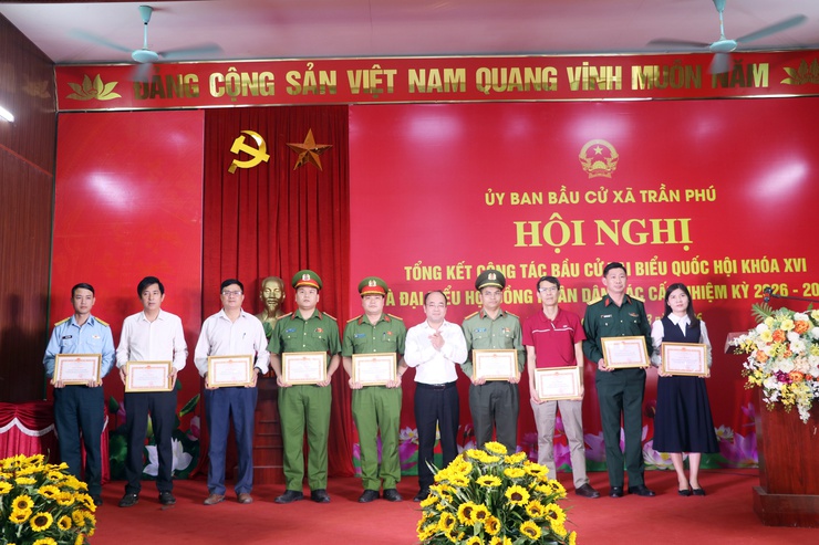 Trần Phú tổ chức hội nghị tổng kết công tác bầu cử đại biểu Quốc hội khóa XVI và đại biểu Hội đồng nhân dân (HĐND) các cấp nhiệm kỳ 2026–2031- Ảnh 8.