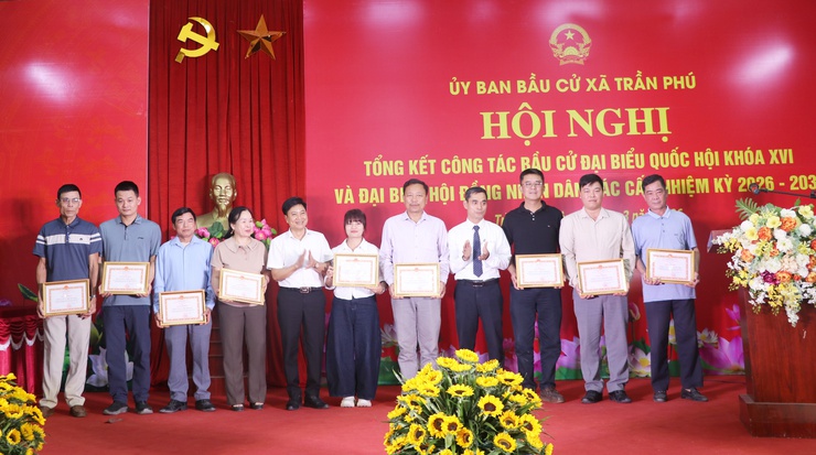 Trần Phú tổ chức hội nghị tổng kết công tác bầu cử đại biểu Quốc hội khóa XVI và đại biểu Hội đồng nhân dân (HĐND) các cấp nhiệm kỳ 2026–2031- Ảnh 11.