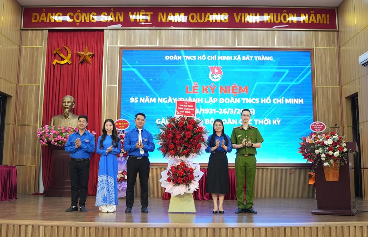 Bát Tràng kỷ niệm 95 năm Ngày thành lập Đoàn TNCS Hồ Chí Minh- Ảnh 3.