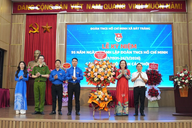 Bát Tràng kỷ niệm 95 năm Ngày thành lập Đoàn TNCS Hồ Chí Minh- Ảnh 4.